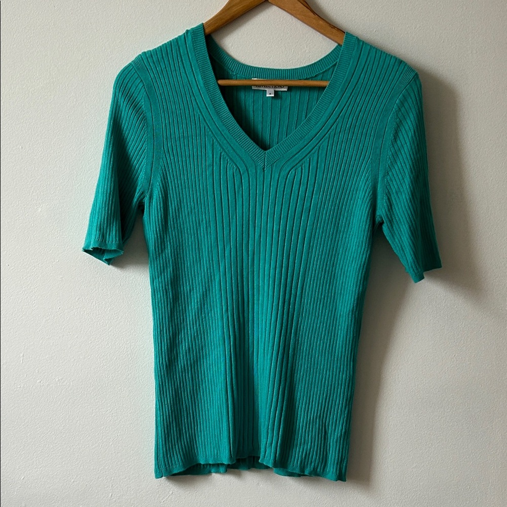 Ribbed V-Neck Short Sleeve Top in Teal Size S